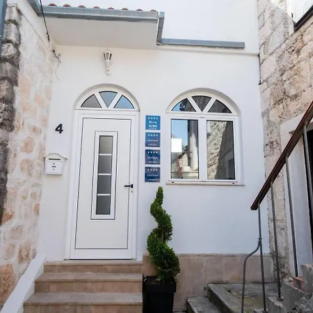 Apartment Elena Old Town *