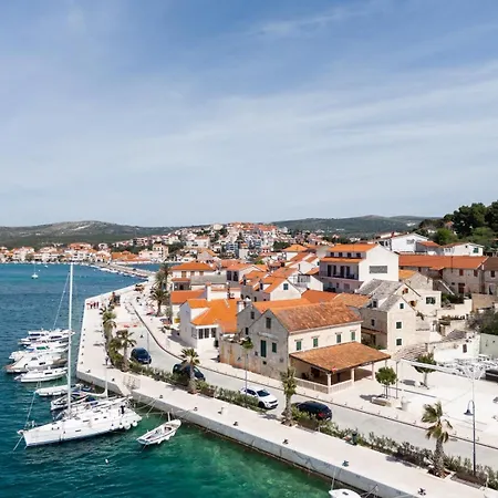 Elena Old Town